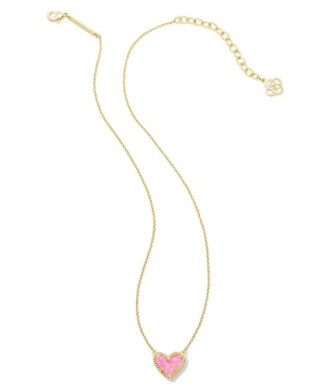 Ari Heart Short Pendant Necklace