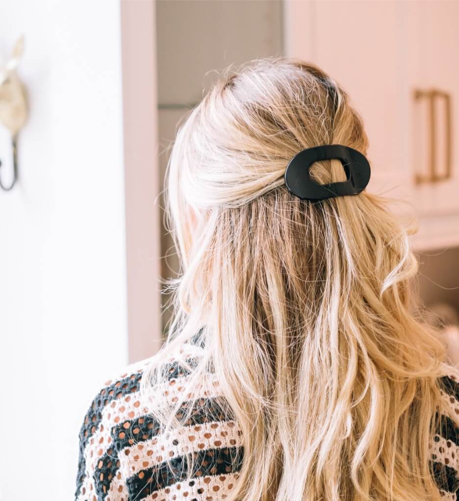 Flat Round Clip Coconut White