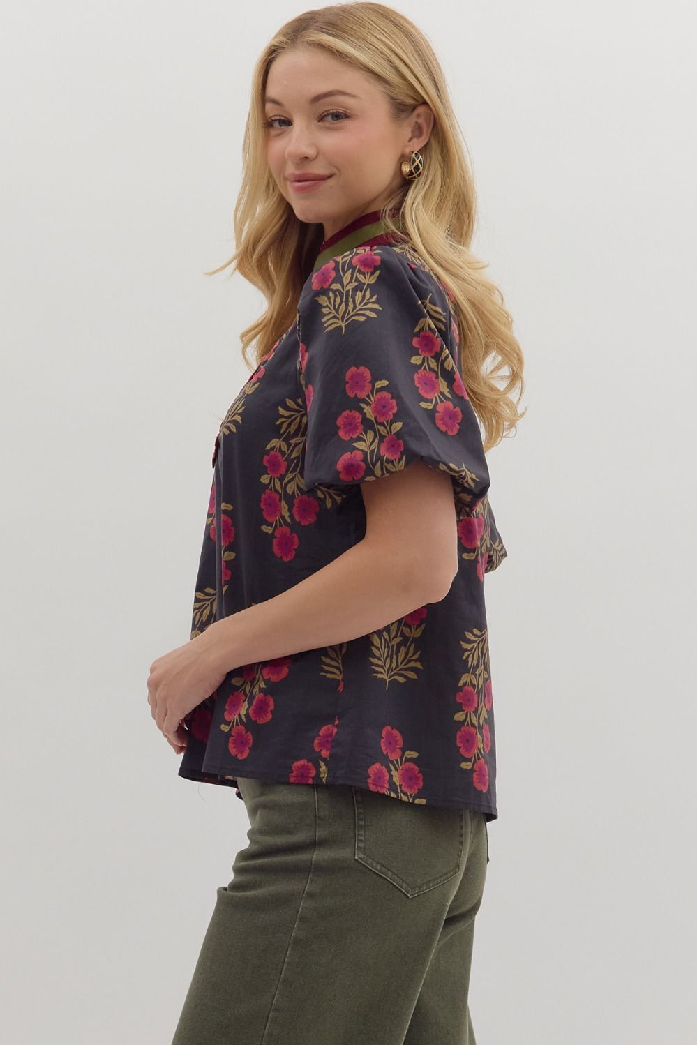 Floral Top with V Neck Accent