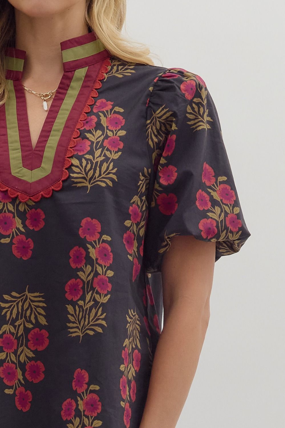 Floral Top with V Neck Accent