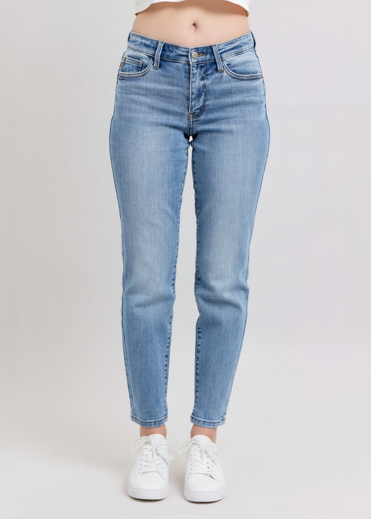 Mid Rise Vintage Wash Slim Fit