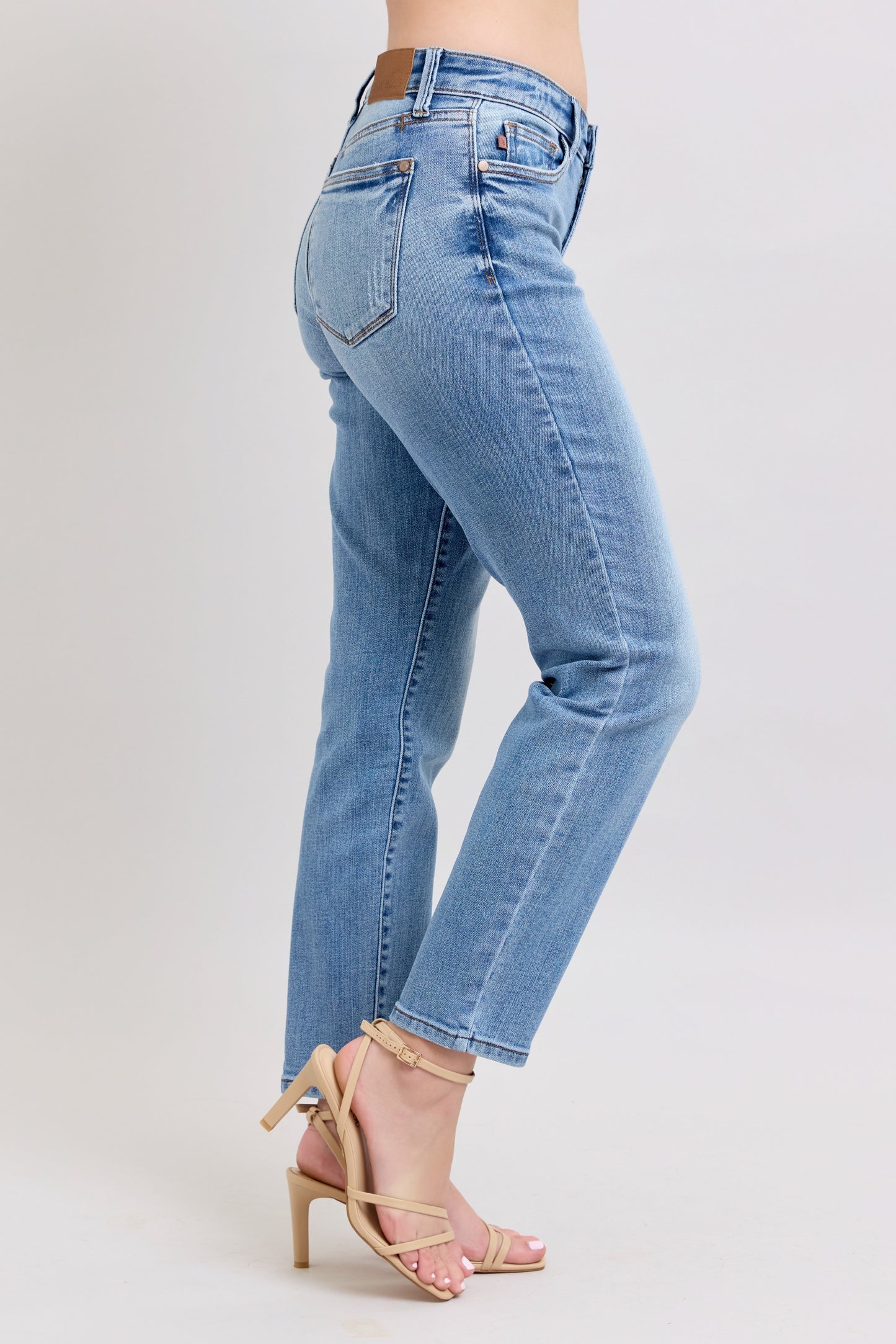 Mid Rise Vintage Wash Slim Fit