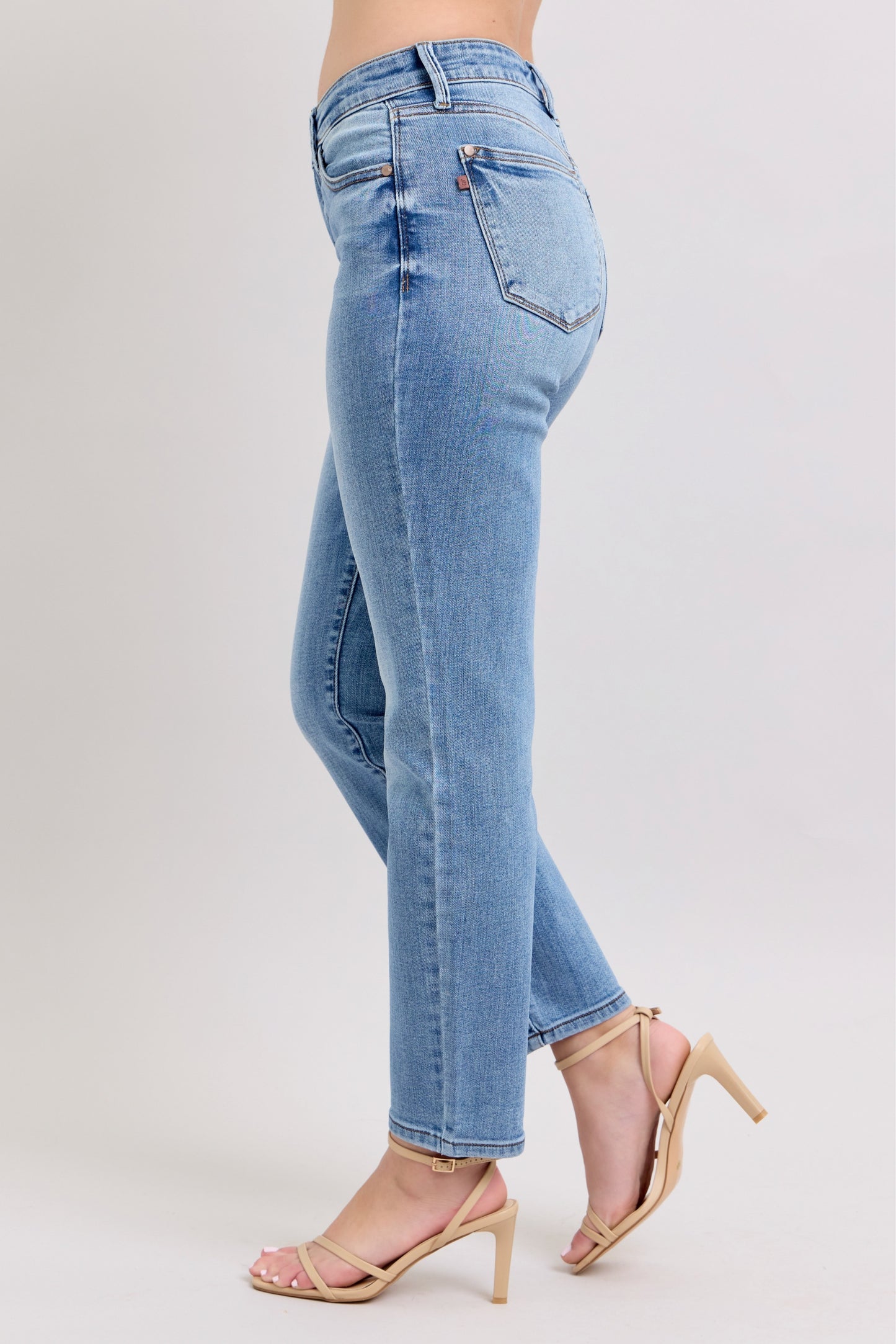 Mid Rise Vintage Wash Slim Fit