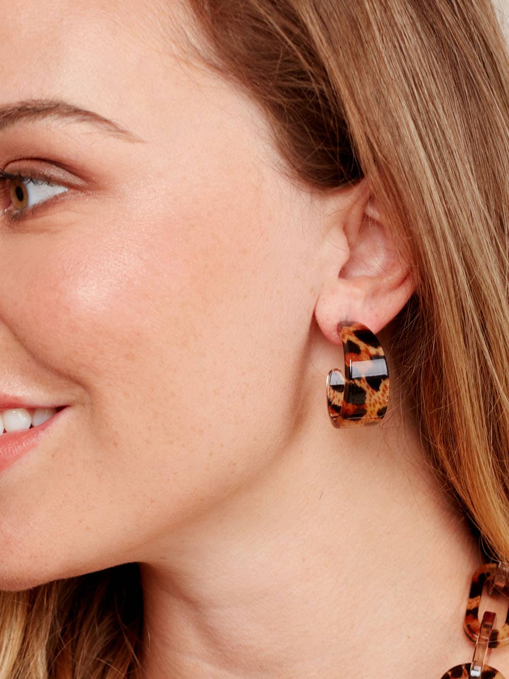 ZENZII - Small Resin Leopard Hoop Earring