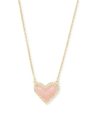 Ari Heart Short Pendant Necklace