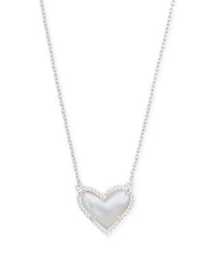 Ari Heart Short Pendant Necklace