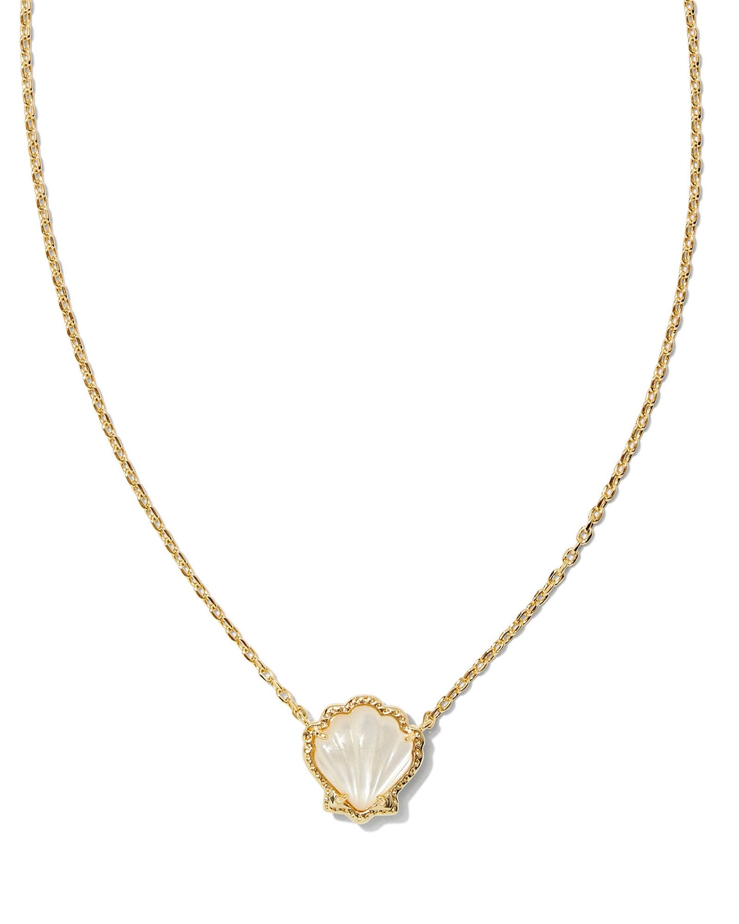Brynne Shell Short Pendant Necklace