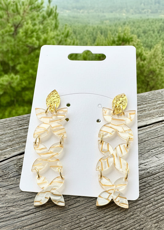 Cream & Gold Victoria