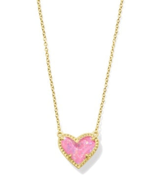 Ari Heart Short Pendant Necklace