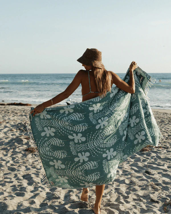 Lumen with Zip Pocket Towel
