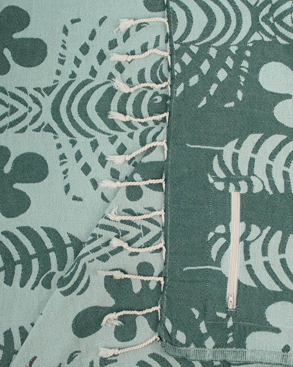 Lumen with Zip Pocket Towel