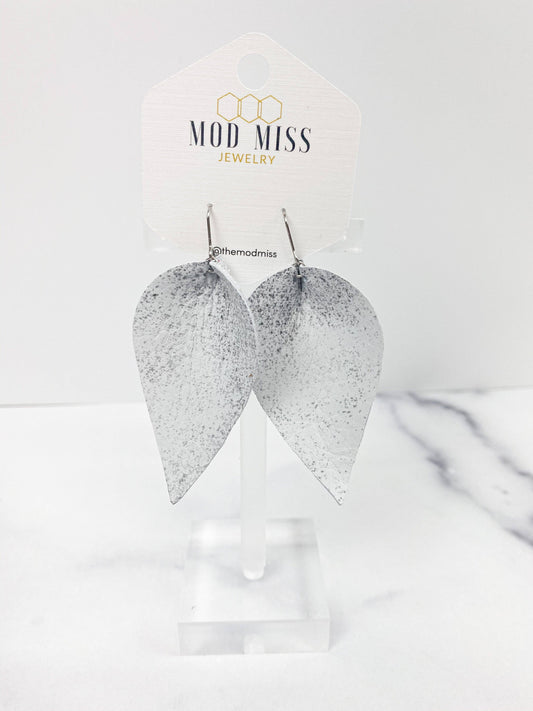 Leather Petal Earring "Rock N Roll White"