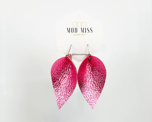 Leather Petal Earring "Metallic Hot Pink"