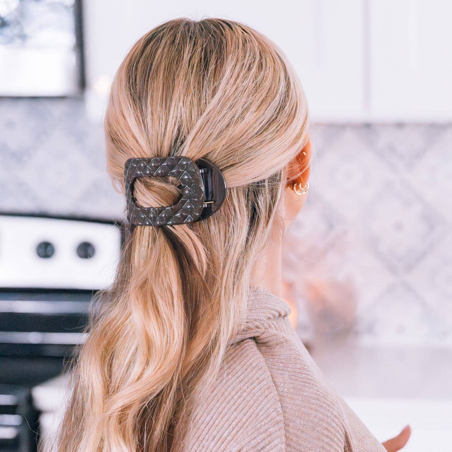 TELETIES - Flat Round Hair Clip | Medium | Truly Taupe Quilted